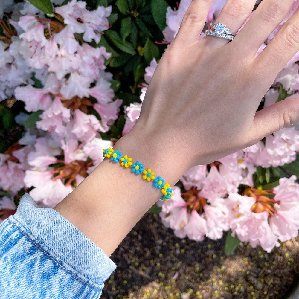 Handmade Ukrainian Beaded Bracelet, Blue Yellow Flowers, Unity, Ukraine